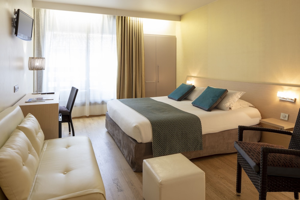 Hotel La Chaumière - carbon neutral hotel in Quillan