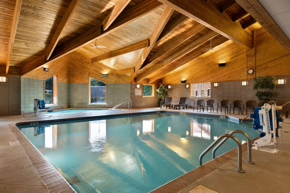 Best Western Northwoods Lodge - photo 25