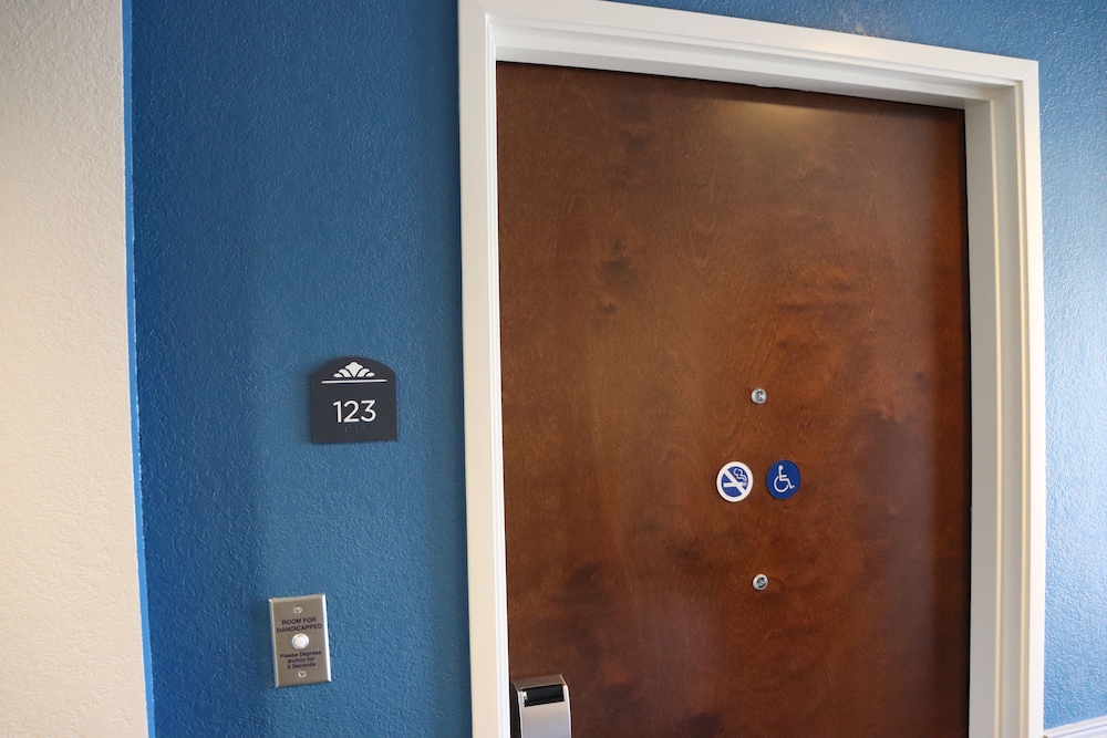 Microtel Inn & Suites by Wyndham Columbus Near Fort Benning - photo 25