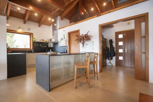 Catalunya Casas Infinity pool and views 20min to Barcelona — 4-Star Luxury Hotel in Torrelles De Llobregat, Spain
