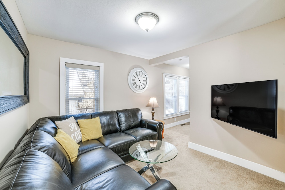 Near Hiking And Skiing Cozy Home In Cortland 21419829 — Cortland