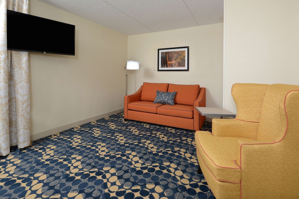 Hampton Inn Roxboro - photo 20