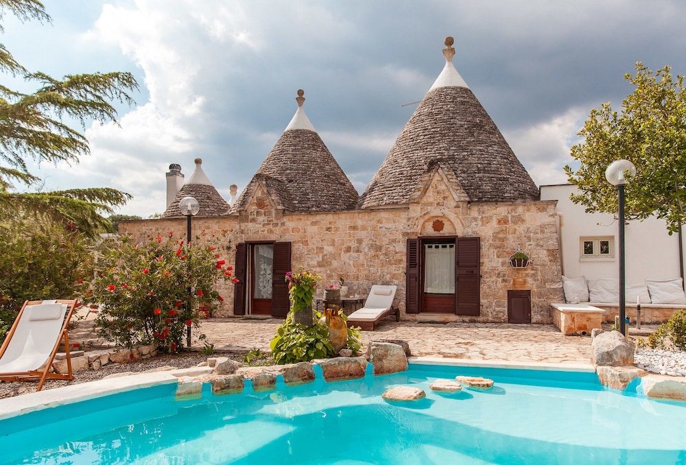 Trulli Anna — 4-Star Luxury Hotel in Ostuni, Italy