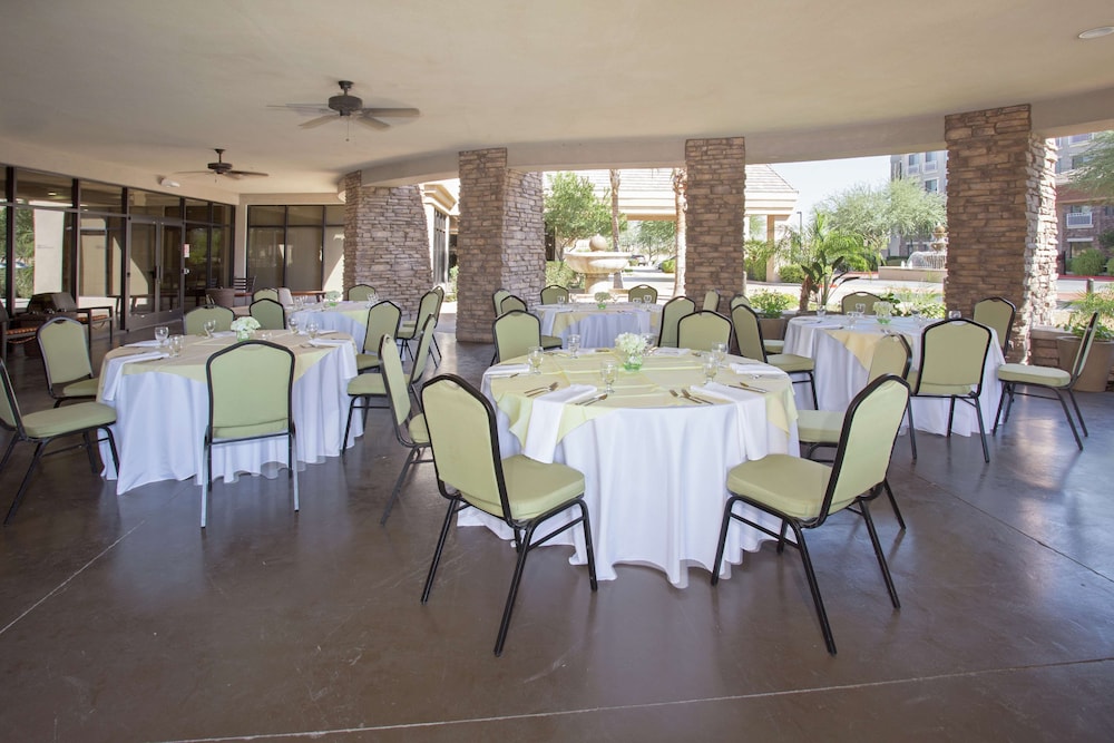 Hilton Garden Inn Avondale - photo 41
