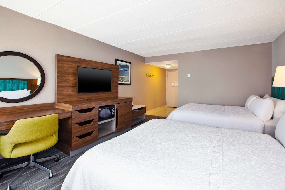 Hampton Inn College Park - photo 25