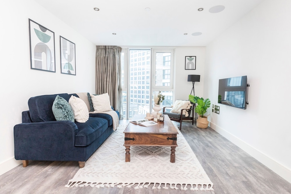 Charming 2BR 2BA Near Tower Bridge — 4-Star Luxury Hotel in London, United Kingdom