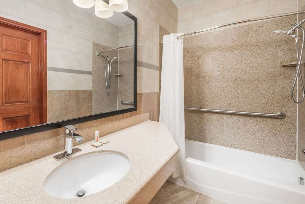 Texas Inn Donna - photo 9