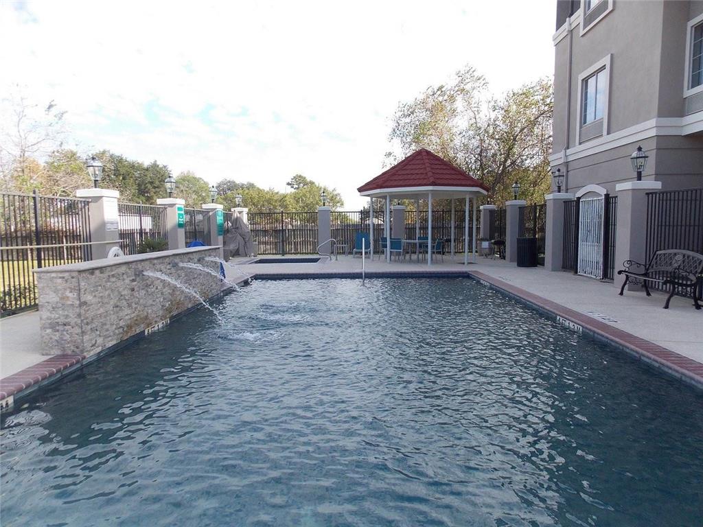 Quality Inn and Suites - photo 12