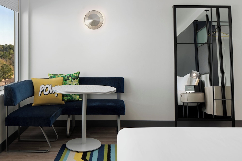 Aloft Houston Shenandoah - photo 2