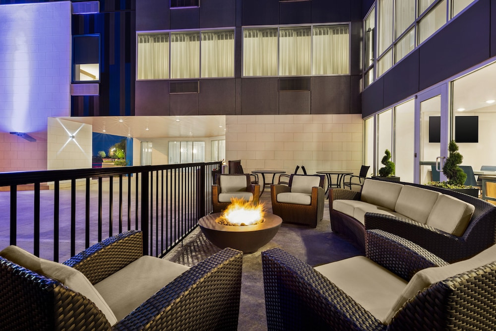 Holiday Inn Express & Suites Evansville Downtown By IHG - photo 30