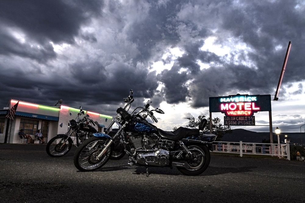 Maverick Motel and Glamp Ground - photo 36