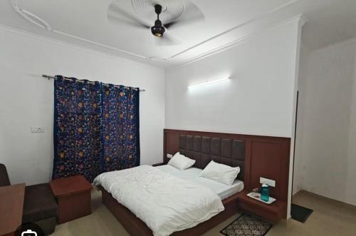 Hotel Tara Palace By Midtown in Katra, India