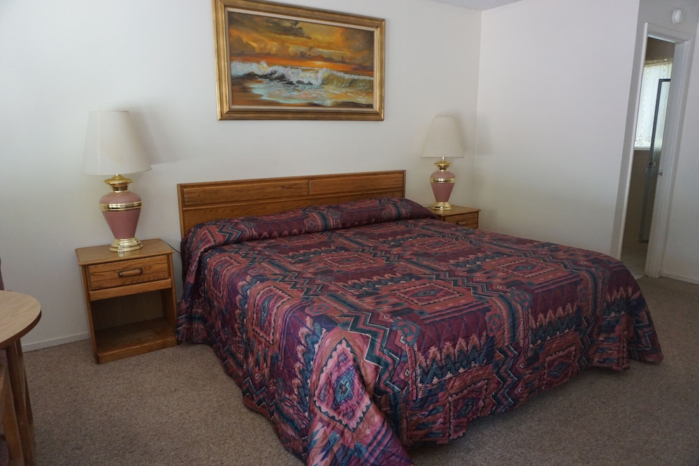 Blue Gum Motel - photo 8