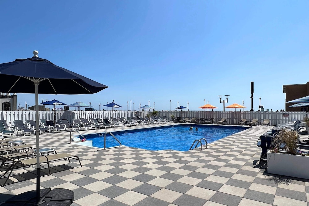 Berkeley Oceanfront Hotel - photo 37