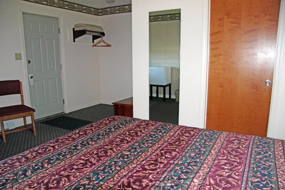 Potsdam Inn - photo 20