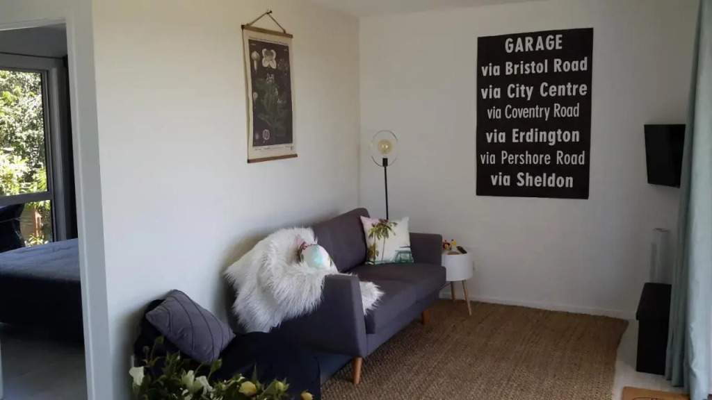 Four Huia in Auckland, New Zealand