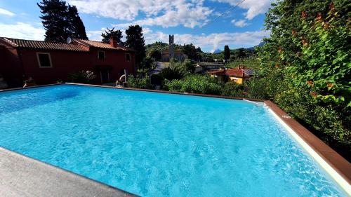 Casale Belvedere L Ulivo E La Terrazza — Massarosa