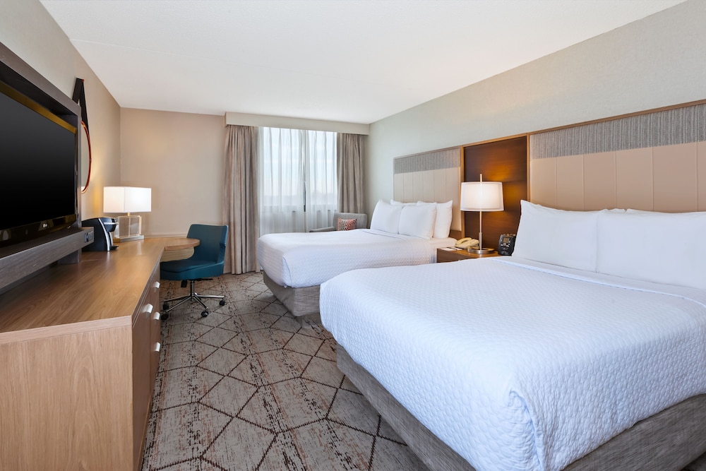 Crowne Plaza Columbus North Worthington by IHG - photo 8