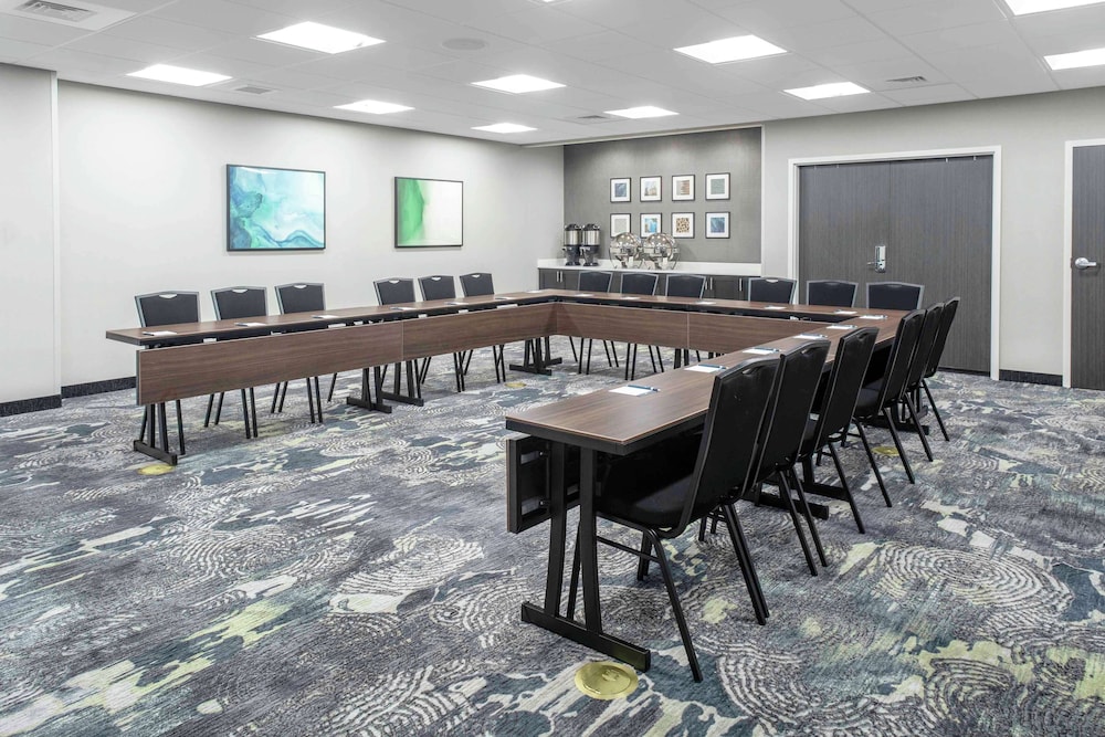Homewood Suites by Hilton Lansing Eastwood - photo 24