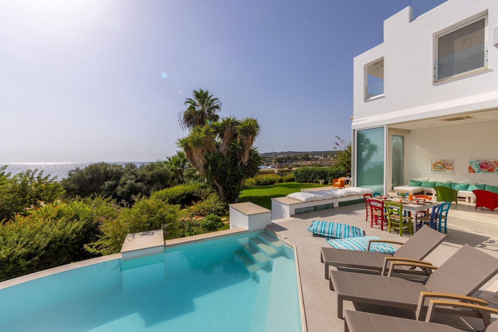 Protaras Seafront Villa Alemar