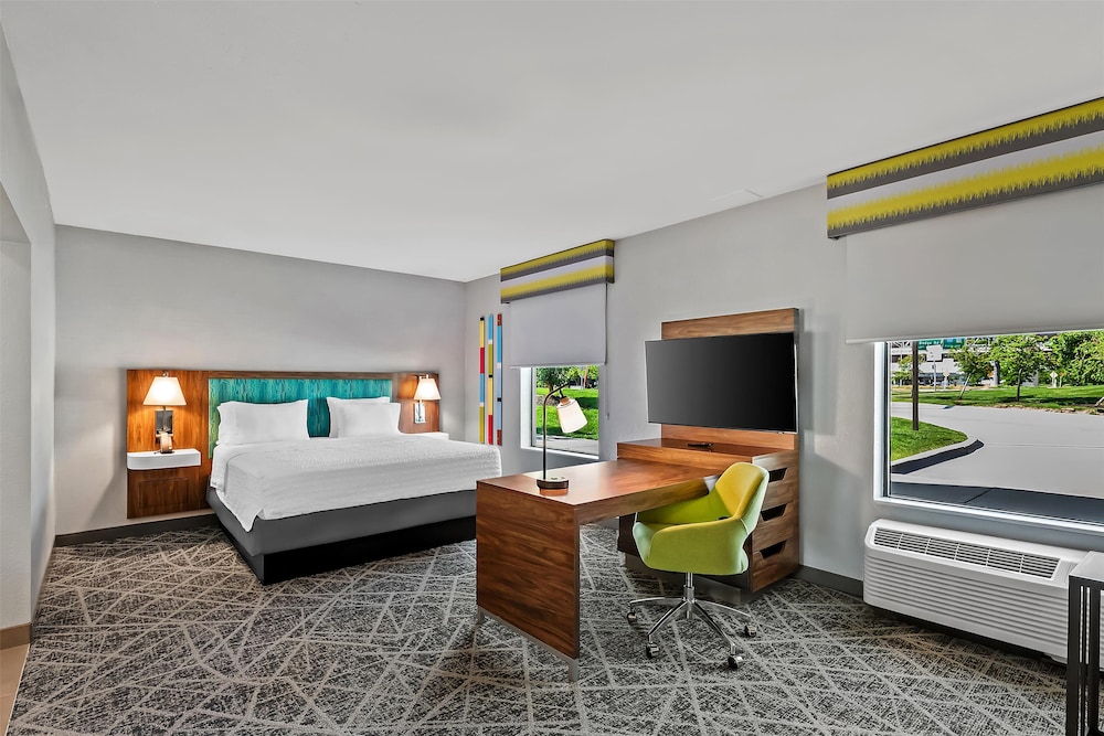 Hampton Inn Omaha West Dodge Road - photo 8