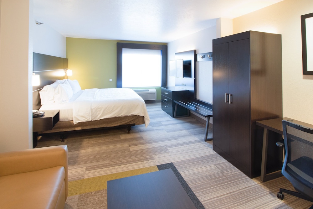 Holiday Inn Express & Suites Worthington by IHG - photo 15