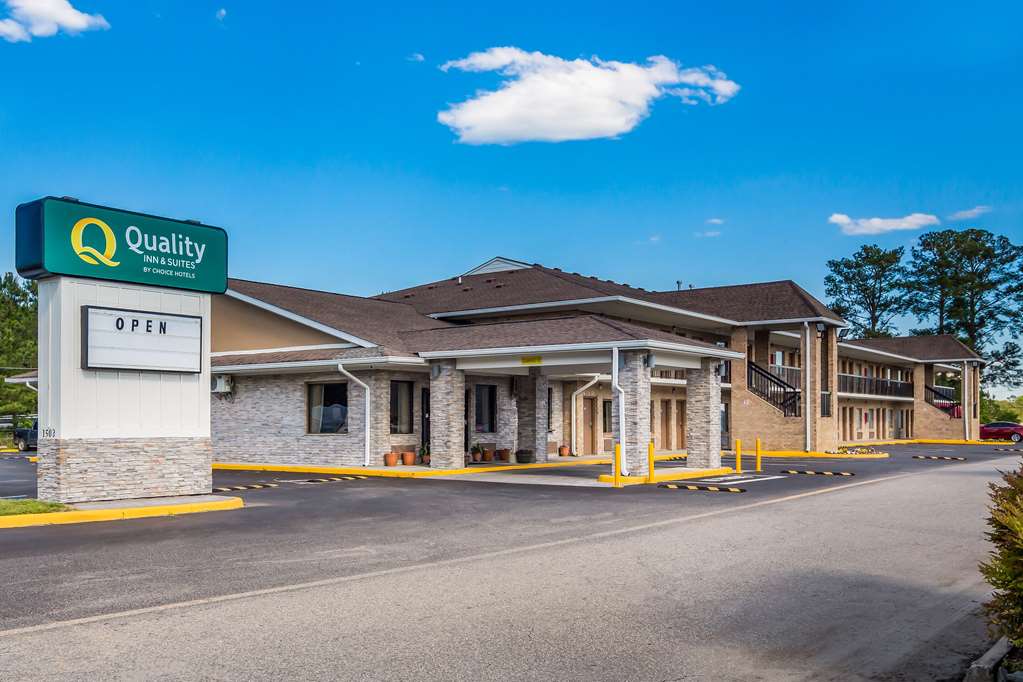 Quality Inn & Suites Suffolk West — hotel in Suffolk