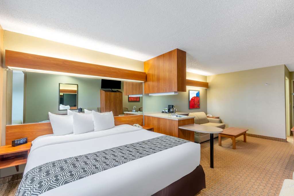 Microtel Inn & Suites by Wyndham Raton - photo 22