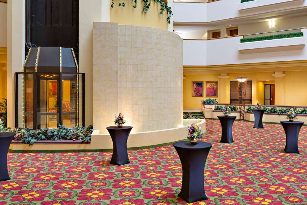 Radisson Hotel Cedar Rapids - photo 2