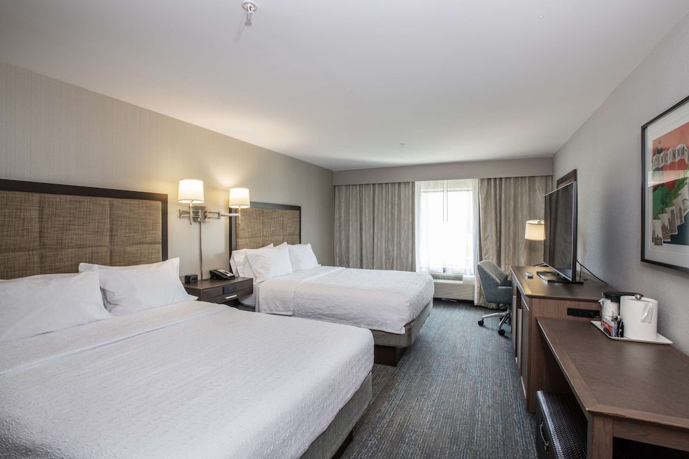 Hampton Inn & Suites Cincinnati Kenwood - photo 9
