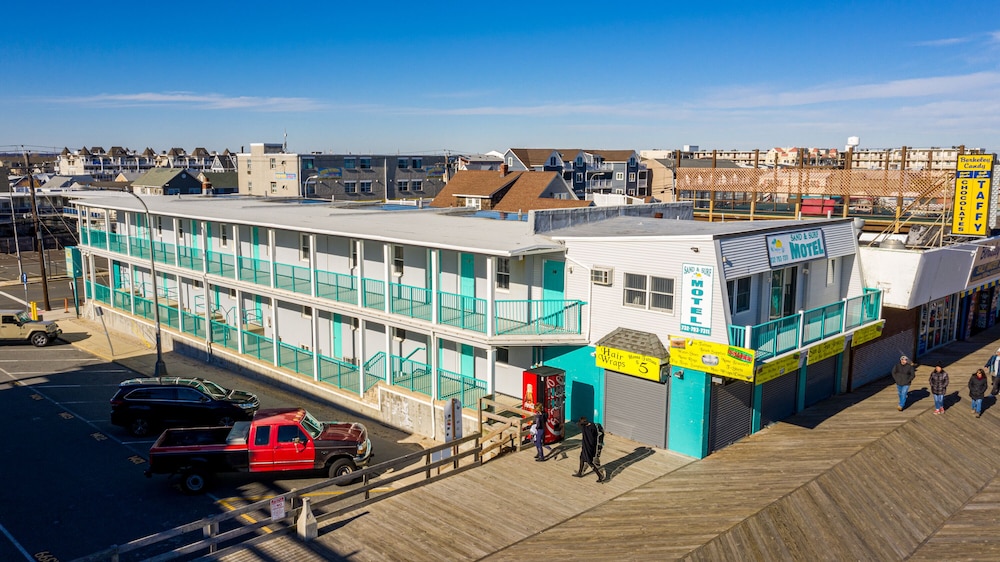 Boardwalk Sand & Surf Inn Oceanfront - photo 58