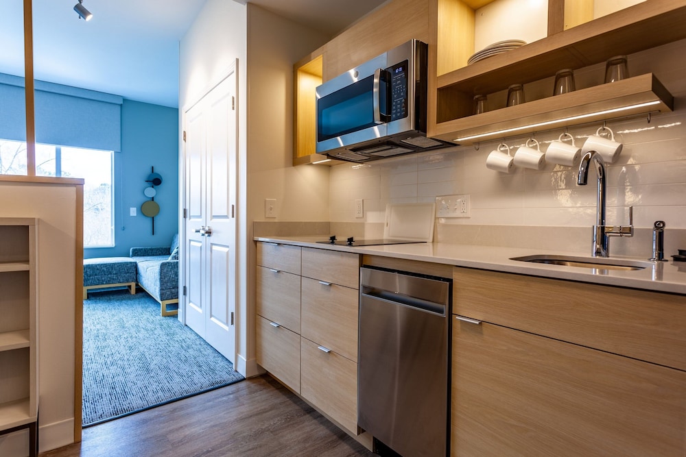 TownePlace Suites by Marriott Raleigh University Area - photo 36