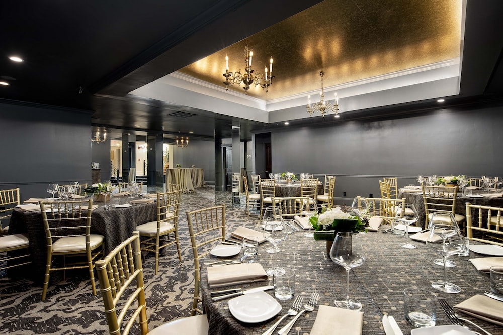 The Fairmount Hotel - photo 2