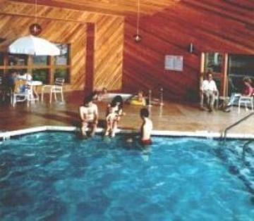 Memorial Inn and Suites - photo 2