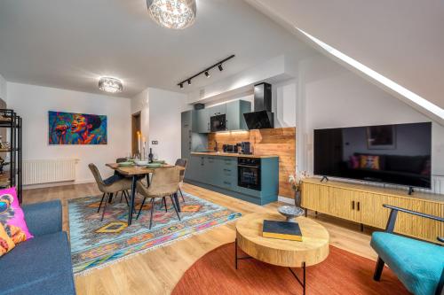 Stylish Flat with Parking in Budapests Vibrant Area — 4-Star Luxury Hotel in Budapest, Hungary