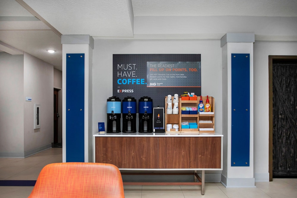 Holiday Inn Express & Suites Jacksonville Atlantic Beach by IHG - photo 37