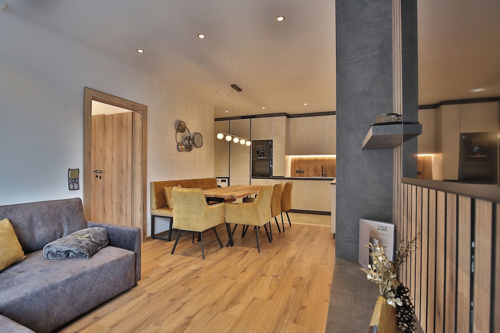 Das Goldjuwel — 5-Star Luxury Hotel in Goldegg, Austria