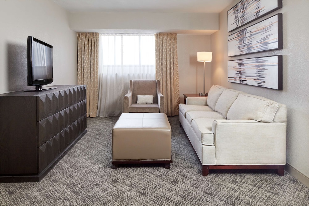 DoubleTree Suites by Hilton Nashville Airport - photo 17