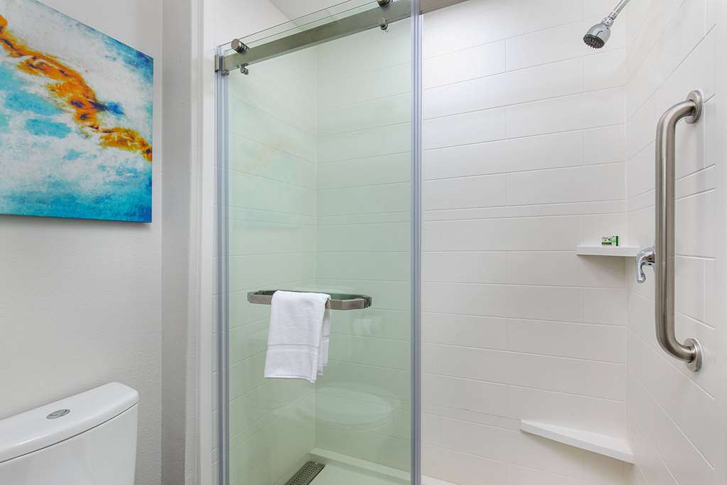 La Quinta Inn & Suites by Wyndham Nashville Airport - photo 18