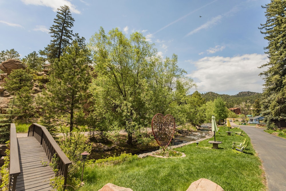 Highland Haven Creekside Inn - photo 189