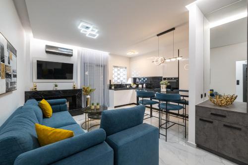 Laskaris Luxury Apartment — 4-Star Luxury Hotel in Kalamata, Greece