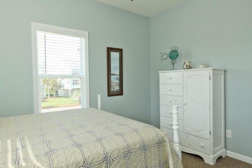 This Is It by Oak Island Accommodations - photo 42