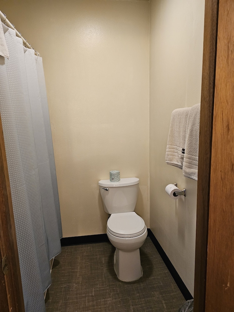 Cle Elum Travelers Inn - photo 22
