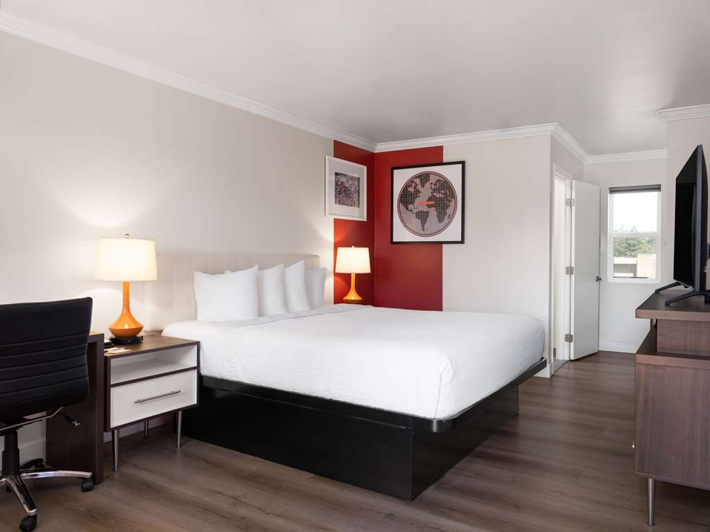 Ramada by Wyndham San Diego Poway Miramar - photo 15