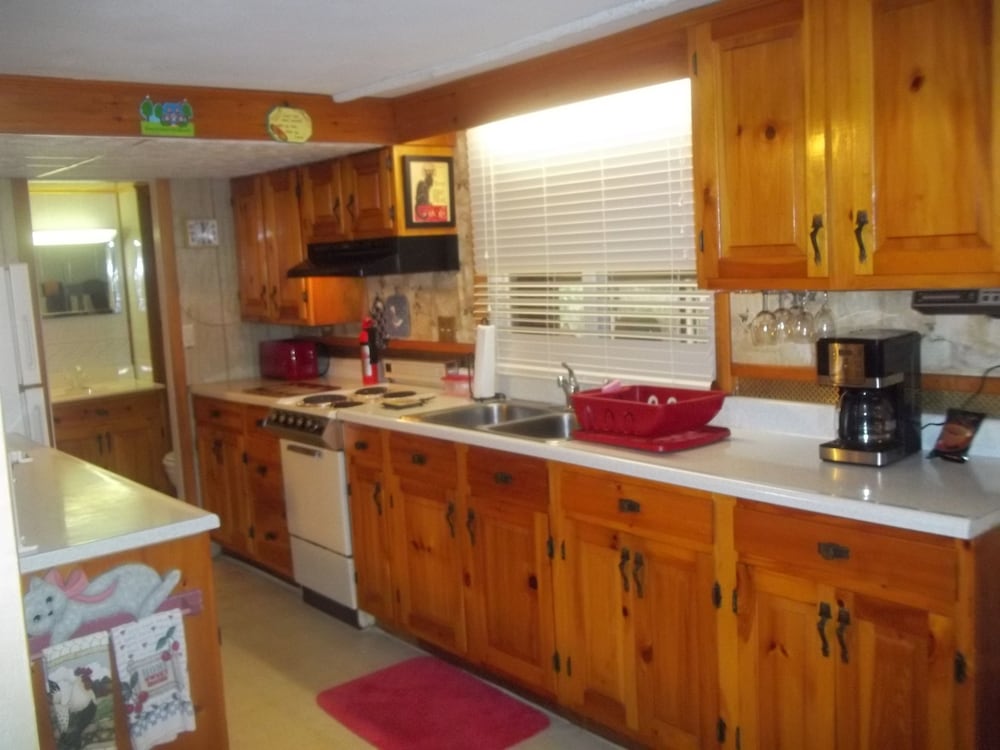Lake Winnipesaukee Motel - photo 26