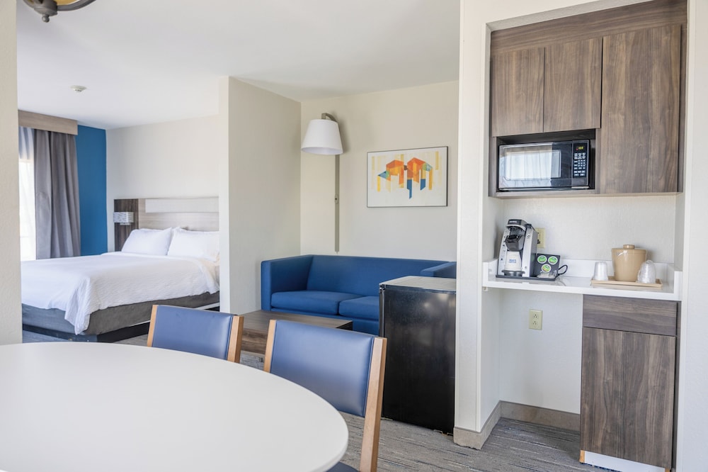 Holiday Inn Express & Suites Vicksburg by IHG - photo 13