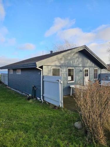 Bo i vandkanten på Avernakø in Faaborg, Denmark