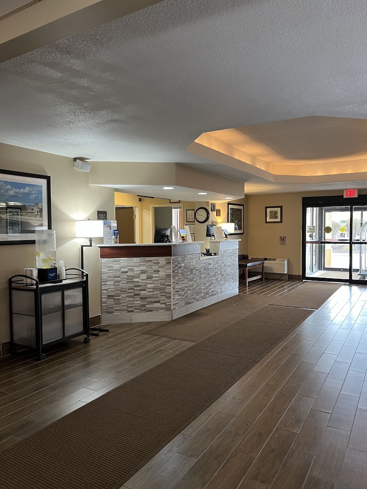 Comfort Inn & Suites Wilkes Barre Arena - photo 11