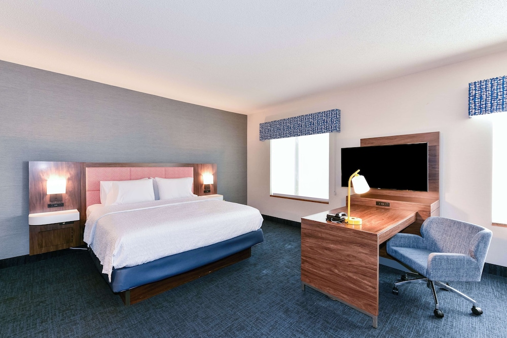 Hampton Inn & Suites Pittsburg CA - photo 43