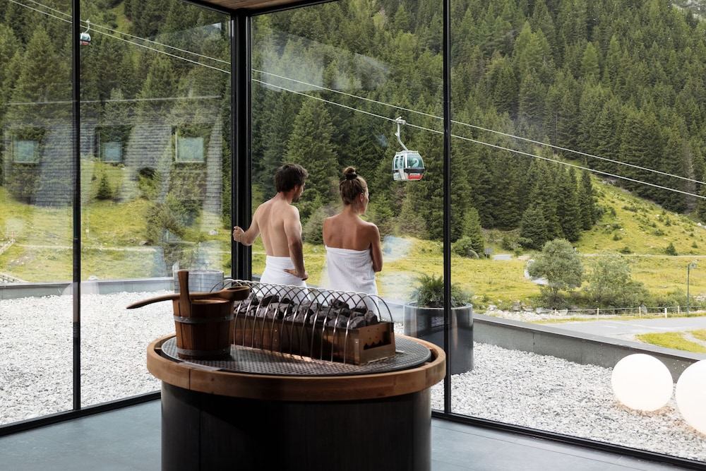DAS VIER Sport und Wellnesshotel in Sankt Leonhard, Austria